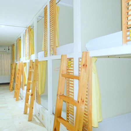 HIS Capsule Hostel Tacloban Exterior foto