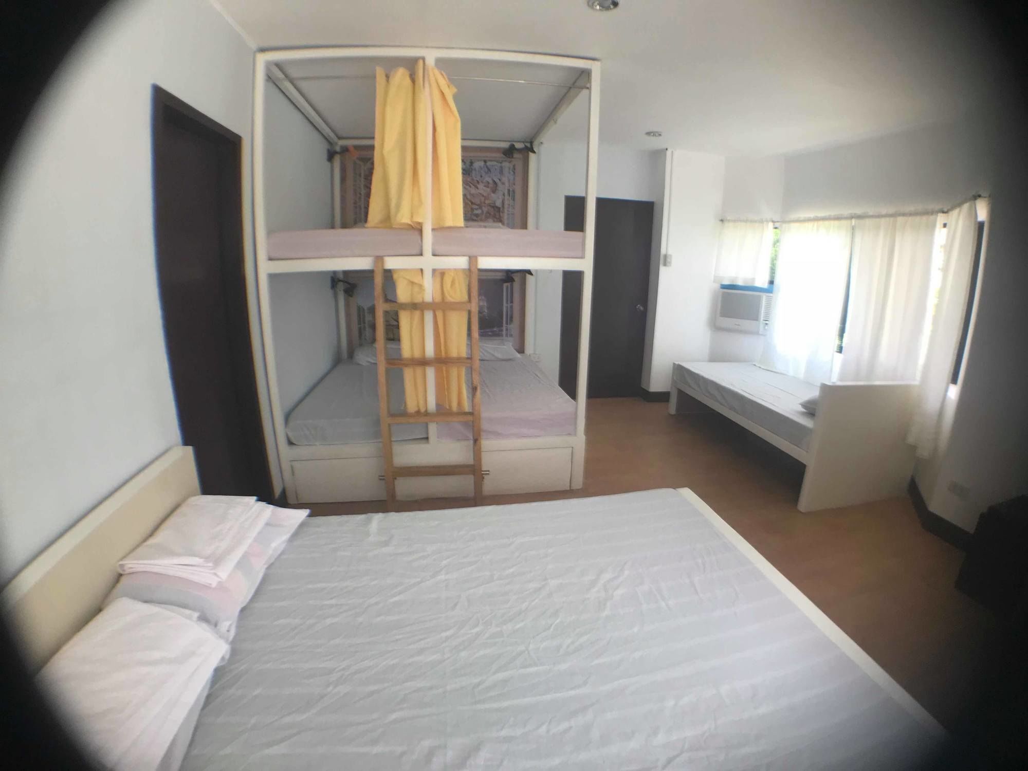 HIS Capsule Hostel Tacloban Exterior foto